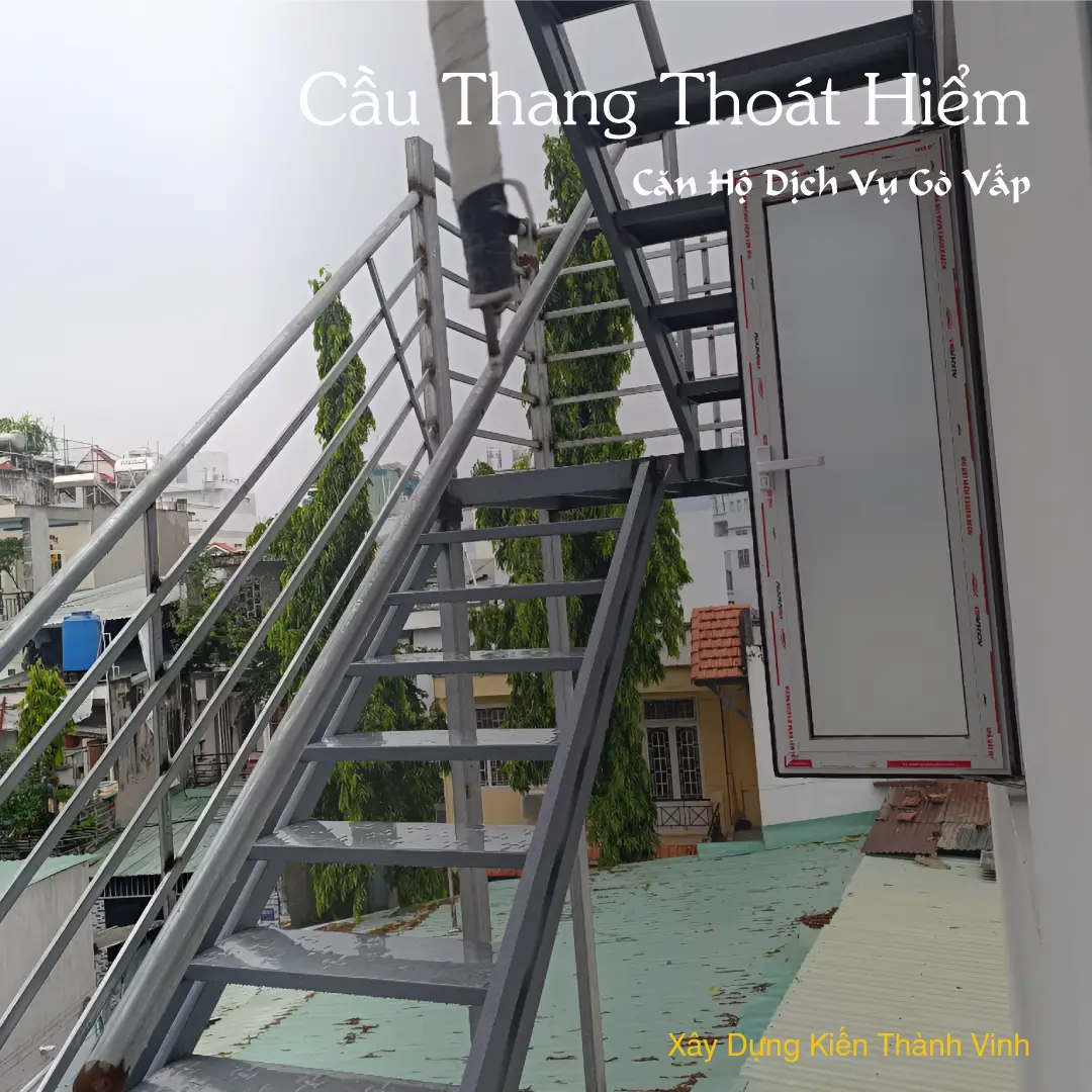 Cầu thang thoát hiểm phòng cháy chữa cháy căn hộ dịch vụ Gò Vấp
